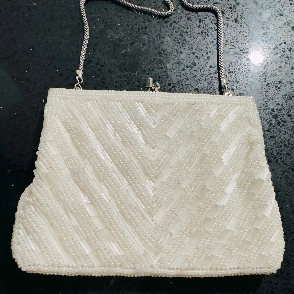 Vintage hand beaded glass gold kisslock cream chain clutch purse Cocktail Bag